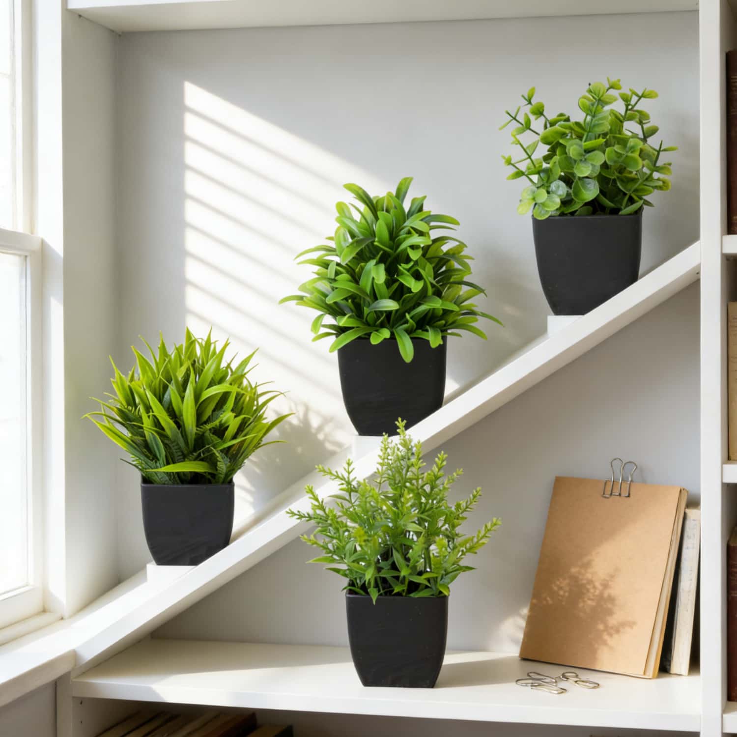 1個のリアルなミニユーカリ鉢植え、黒い鉢付き、人工観葉植物、 - Home Bathroom Shelf のレビューと価格